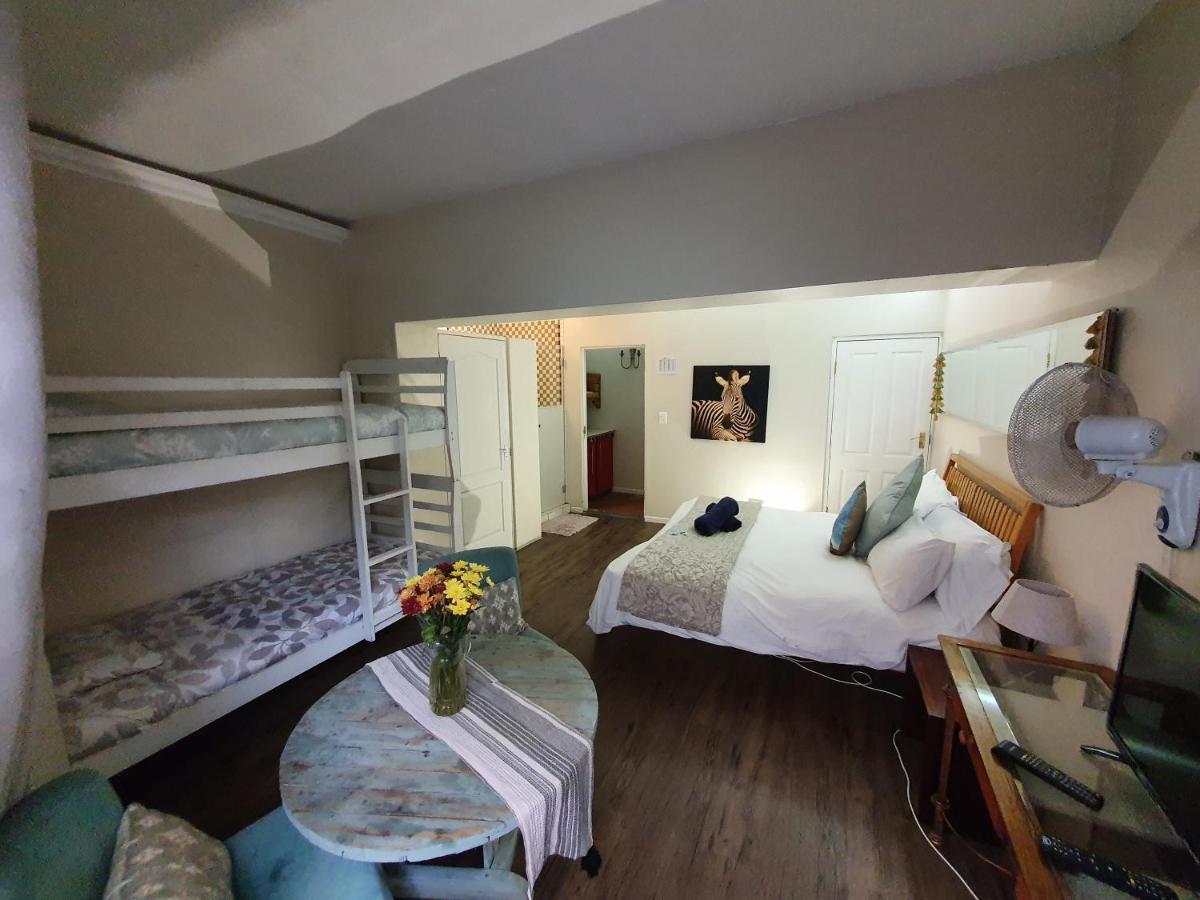 Bedrock Strand Family 4 Sleeper With Private Bathroom Cape Town Luaran gambar